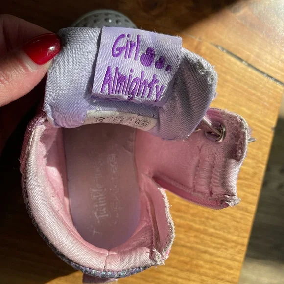 SKECHERS
Twinkle Toes Miss Holla Glam Light-Up High Top Sneakers. - Picture 7 of 11